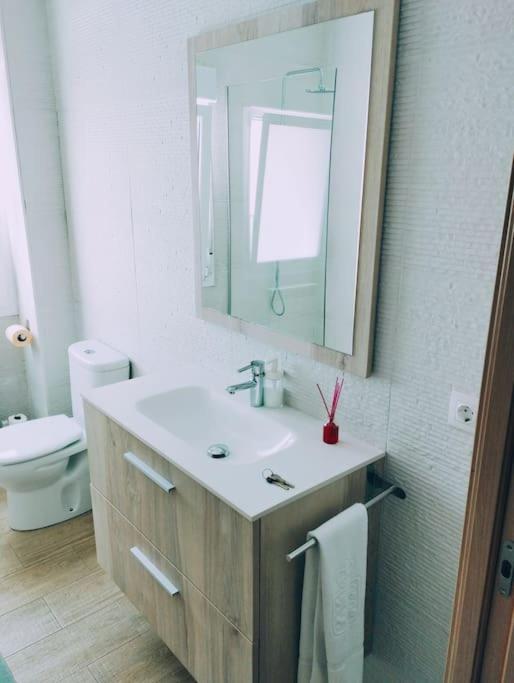 Precioso Apartamento En Pamplona Junto Al Centro Exterior foto